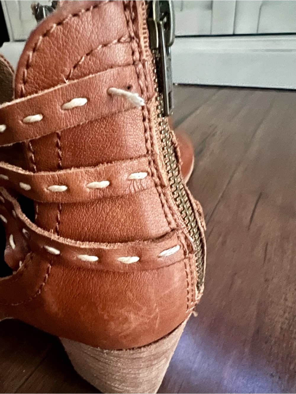 Frye Naomi Pickstitch Leather Ankle Booties - Size 9.5 - Picture 9 of 14